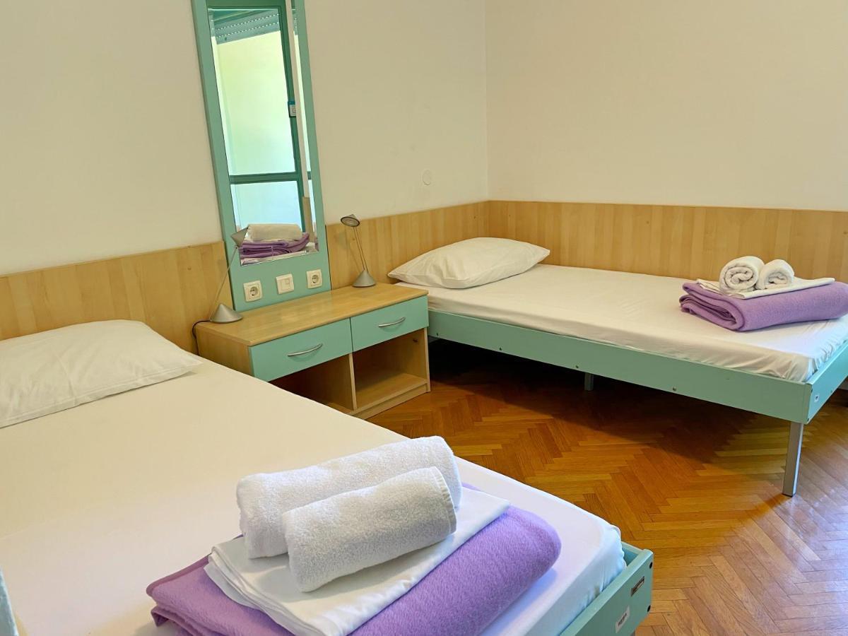 Hostel Spinut Split Exterior photo